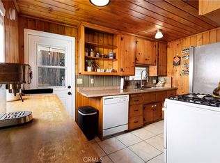 23668 Scenic Dr, Crestline, CA 92325