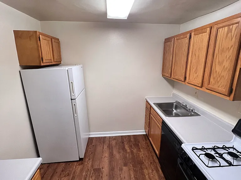 Summit Hills — Photo 28