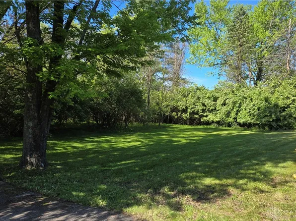 2415 New Germany Trebein Rd, Dayton, OH 45431