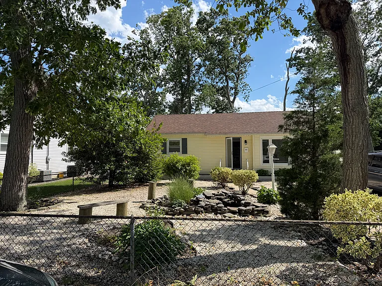 711 Linden Ave — Photo 15