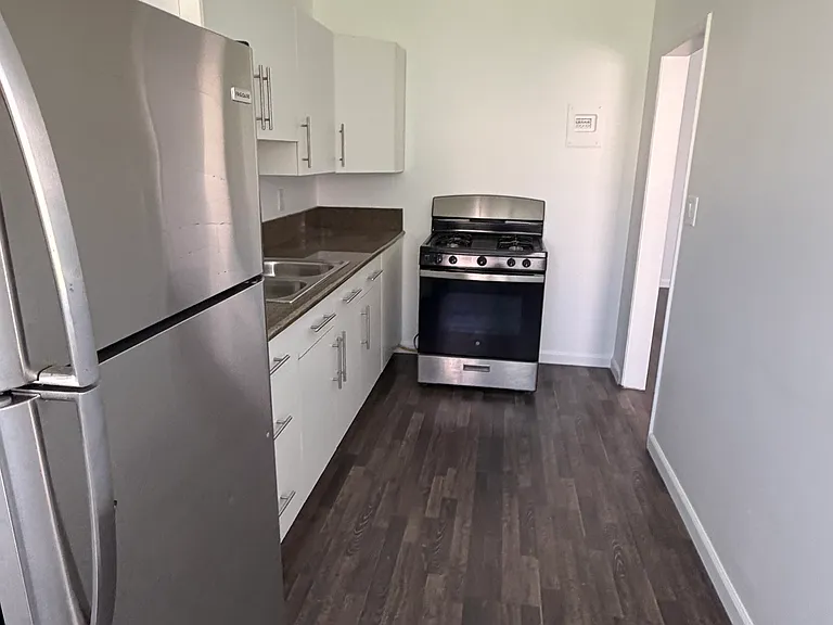 1213 Gordon St #12 — Photo 6