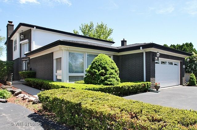 1st image of 6943 Lorel Ave
