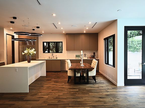 5th image of 845 N Crescent Heights Blvd