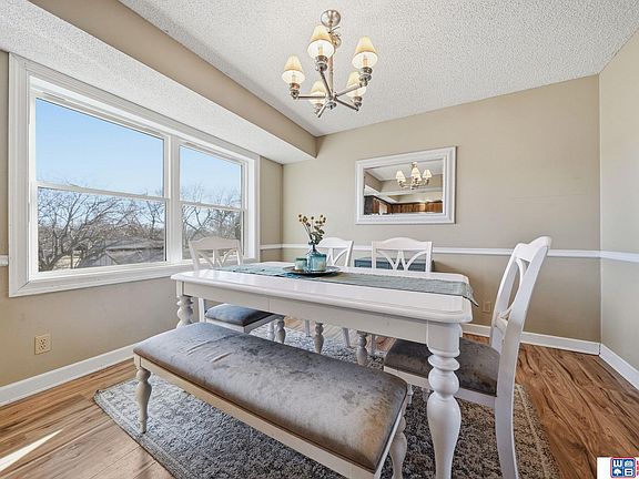 5th image of 3920 S 32nd Pl