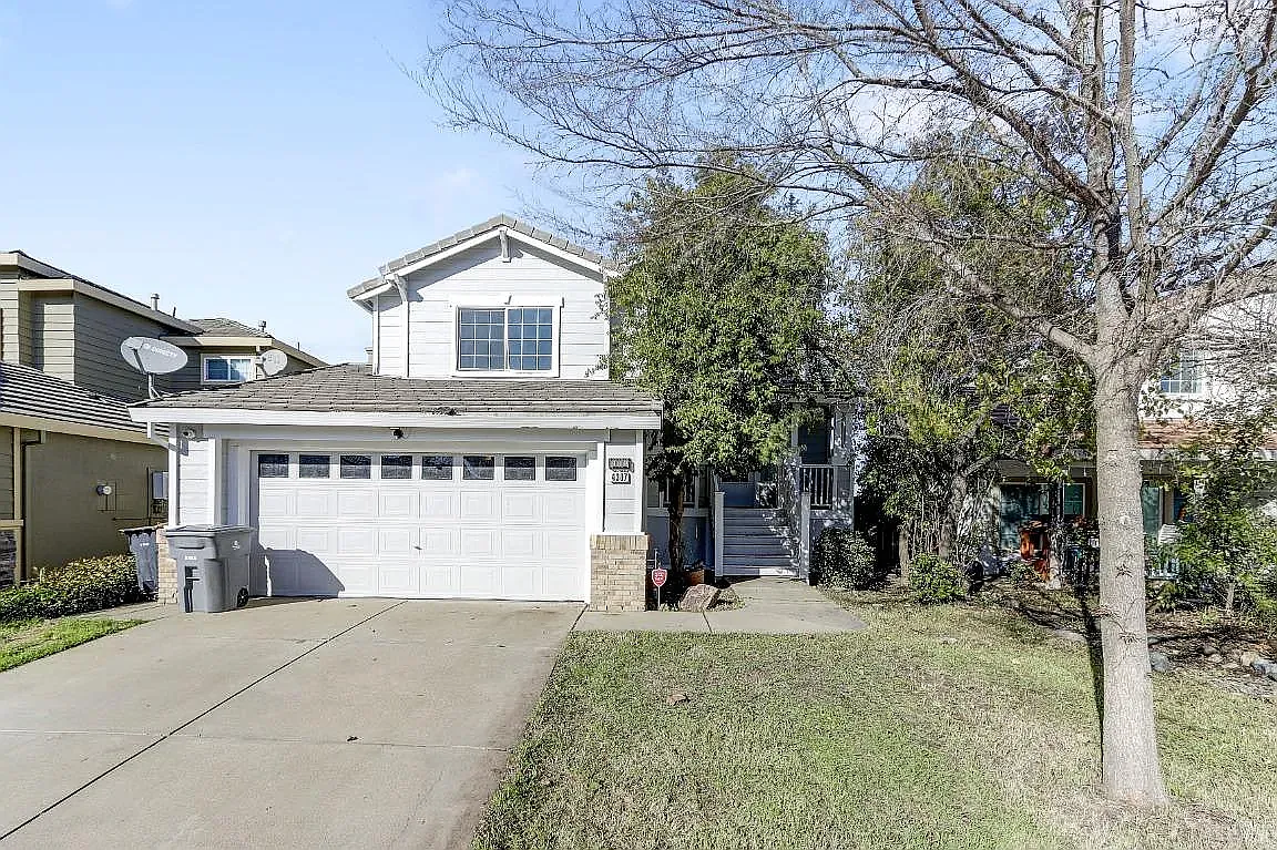 4 bed, 2.5 bath, 1600 sqft, $4,250 — Photo 1