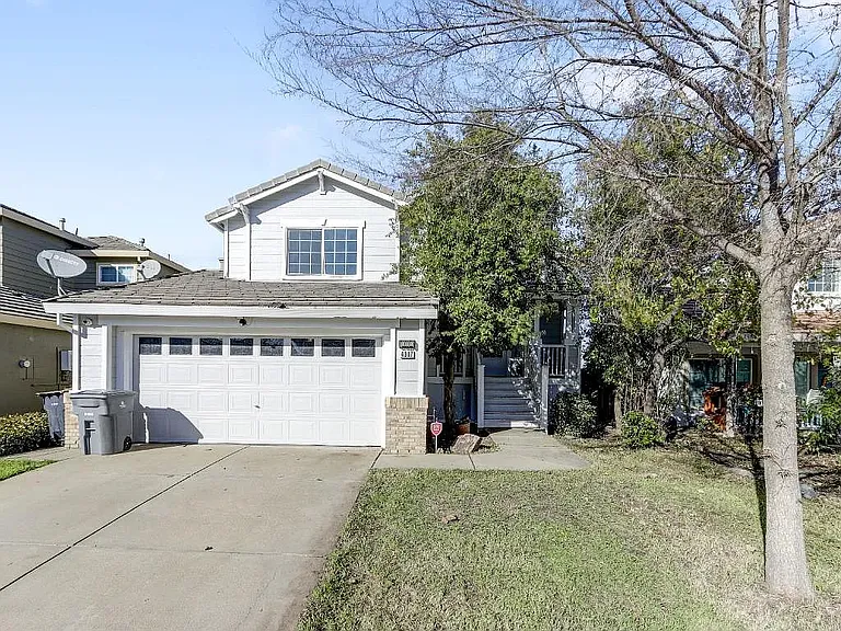 4307 Frontera Dr — Photo 1
