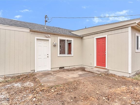 3rd image of 1310 Arnold Dr