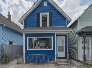 12 L St, Lowell, MA 01850