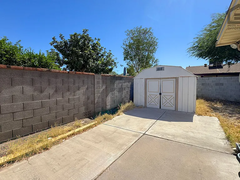 9613 N 55th Dr — Photo 33