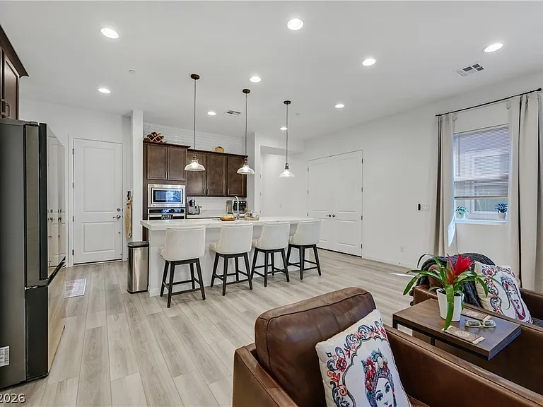 111 Ibiza Lake Dr — Photo 9