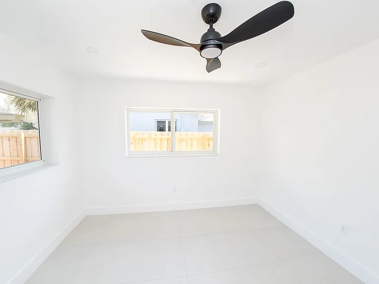 2160 SW 16th Ct — Photo 38