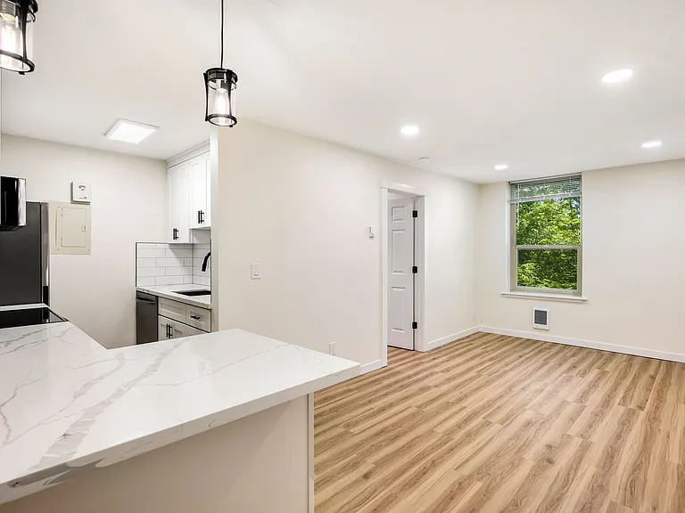 Belcourt Apartments — Photo 9