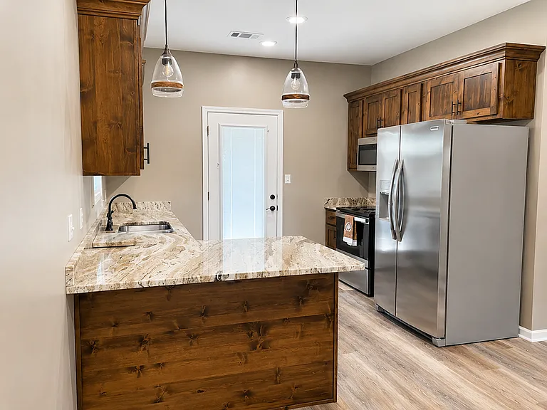 2619 Grand Ln — Photo 3