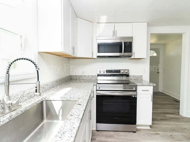 108 Suggs St — Photo 1