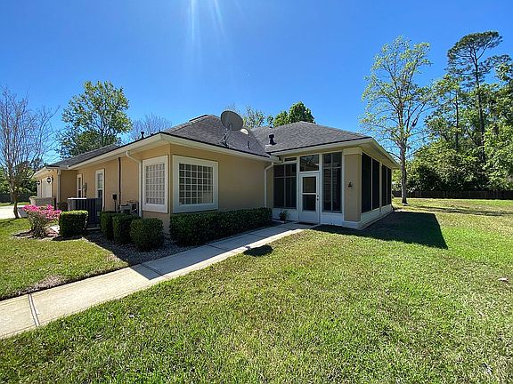 Back of house / Florida room