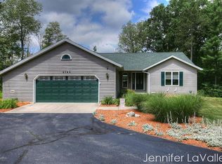 2725 Fifteen Mile Rd NE, Cedar Springs, MI 49319