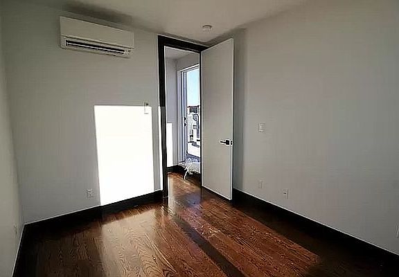 4th image of 34 Irving Ave