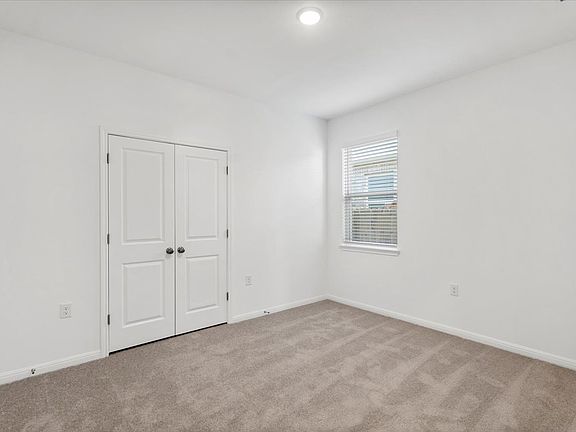 4th image of 1409 Alana Falls Ave