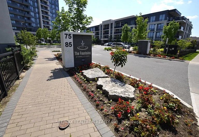 75 N Park Rd #302 — Photo 2