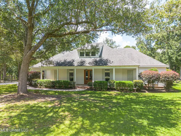 7381 Woodland Dr, Pass Christian, MS 39571