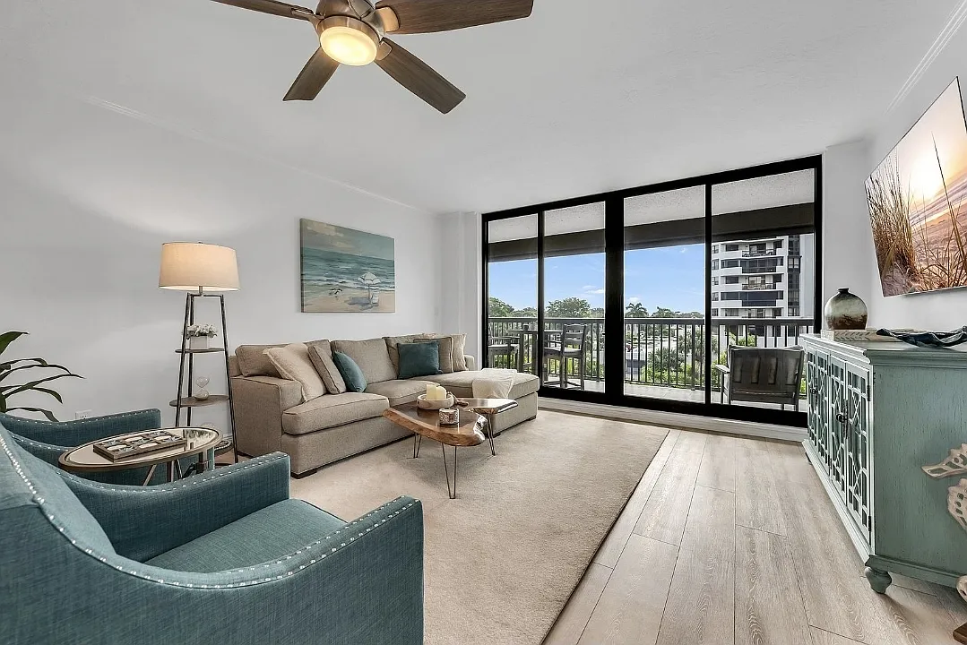 6075 Pelican Bay Blvd — Photo 2