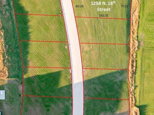 1258 N 18th St, Chariton, IA 50049