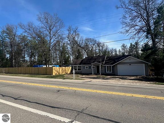 2nd image of 2948 E Michigan Hwy