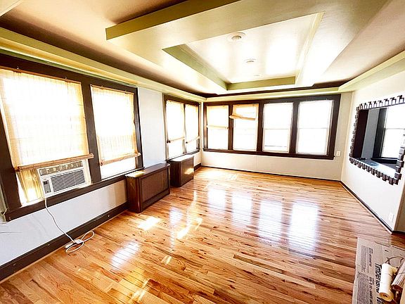 2nd image of 727 2nd Ave Floor 2