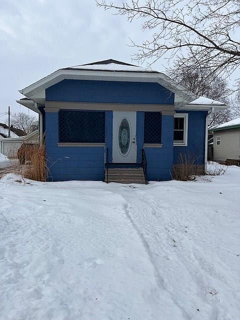 1st image of 736 Churchill Street