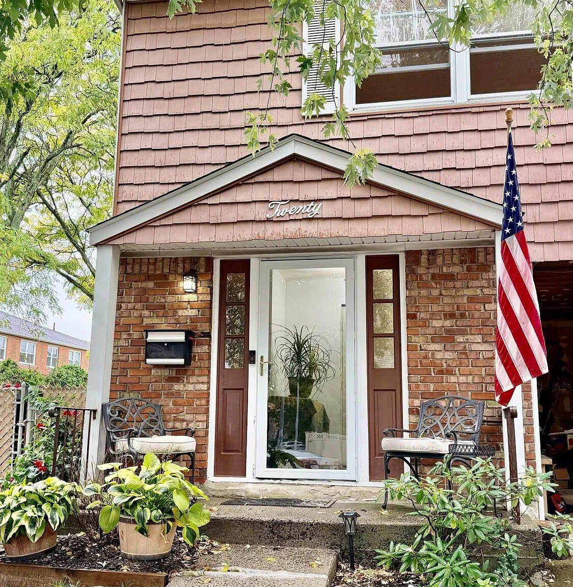 3 bed, 2.0 bath, 1880 sqft, $3,200 — Photo 1