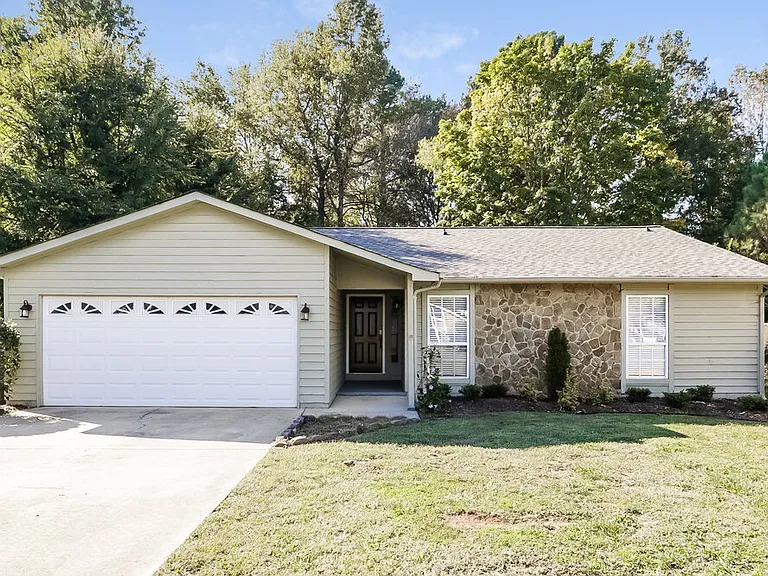 6502 Woodthrush Dr — Photo 1
