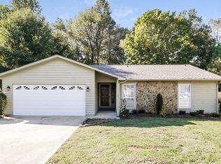 6502 Woodthrush Dr, Charlotte, NC 28227