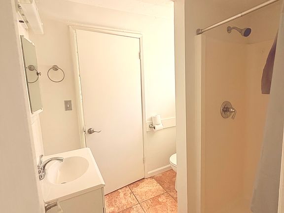 5th image of 541 W 5th St APT 4