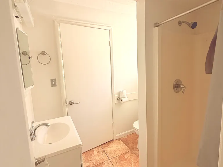 541 W 5th St #4 — Photo 5