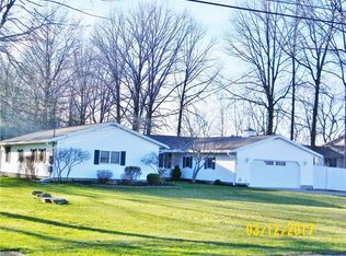 1516 Lake Breeze Rd, Sheffield Village, OH 44054