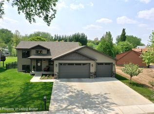 451 8th Ave E, Dickinson, ND 58601