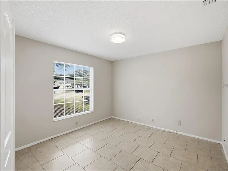 1901 Castle Bay Ct — Photo 5