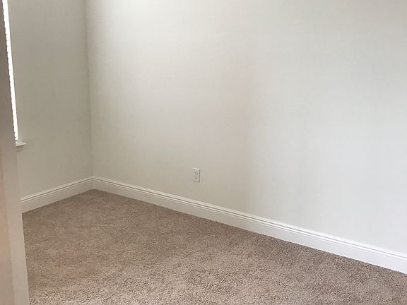 4th image of 10582 Green Ivy Ln