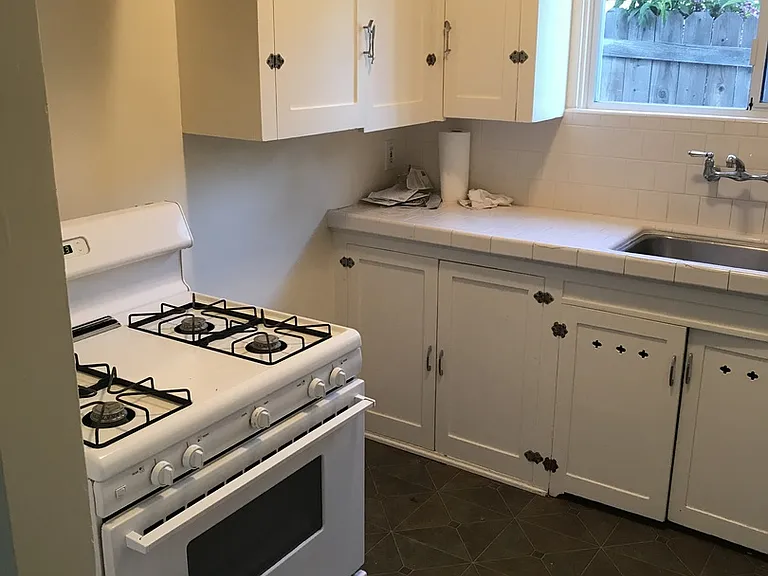 407 Montgomery St — Photo 3