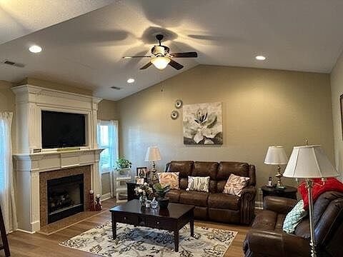 5th image of 6223 Laramie Cir