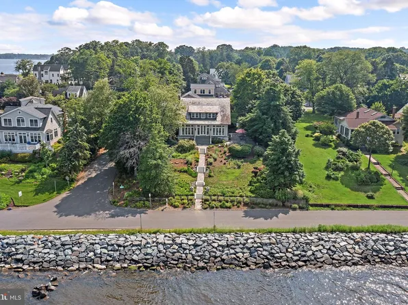 2 River Dr, Annapolis, MD 21403