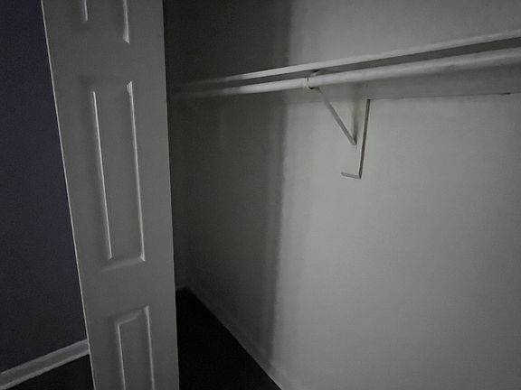 4th image of 2910 Reisterstown Rd #77884155e