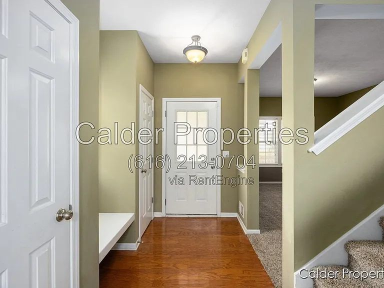 5686 E Falling Leaf Dr SE — Photo 5