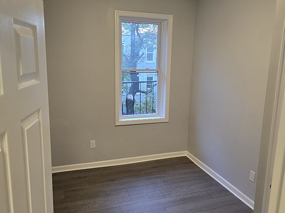 2nd image of 136 Winfield Ave #2L