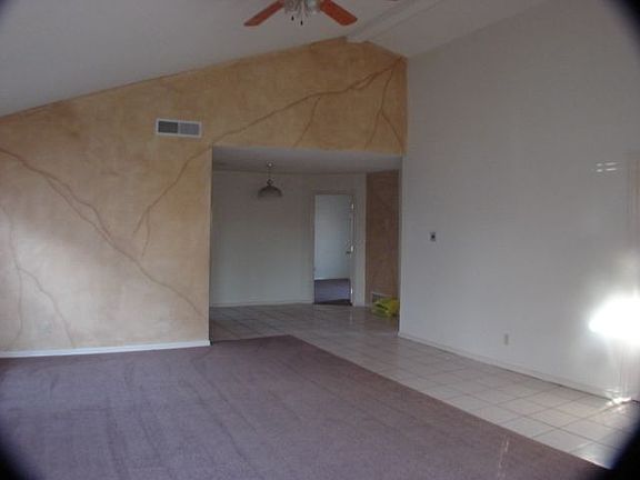 4th image of 3819 Truman Ave