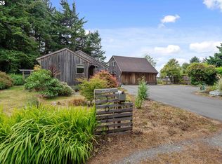 1023 Michigan Ave NE, Bandon, OR 97411