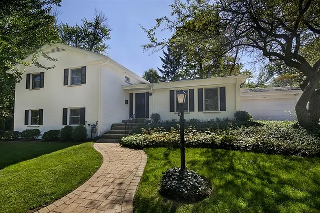 280 Cedar Ln photo 1