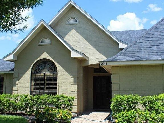 2nd image of 2913 Pinehurst Dr