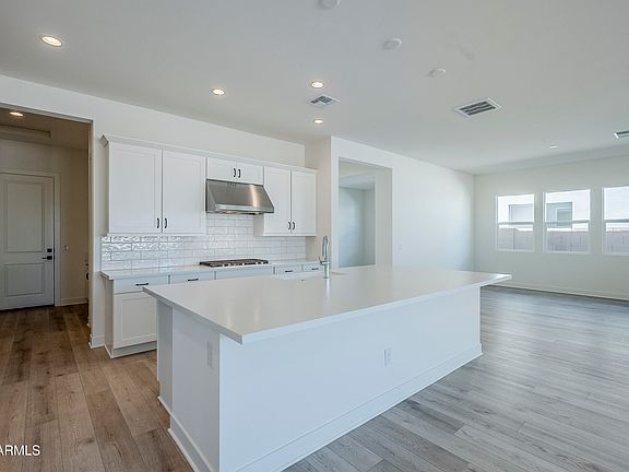 5th image of 11255 N LUCKENBACH Street