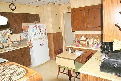 5th image of 816 43rd St APT 8